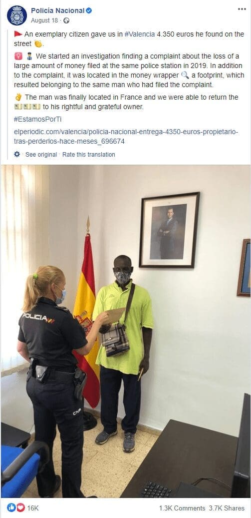 المقال الأصلي لادّعاء مهاجر افريقي يسلم مال للشرطة في أسبانيا ليتم احتجازه وترحيله