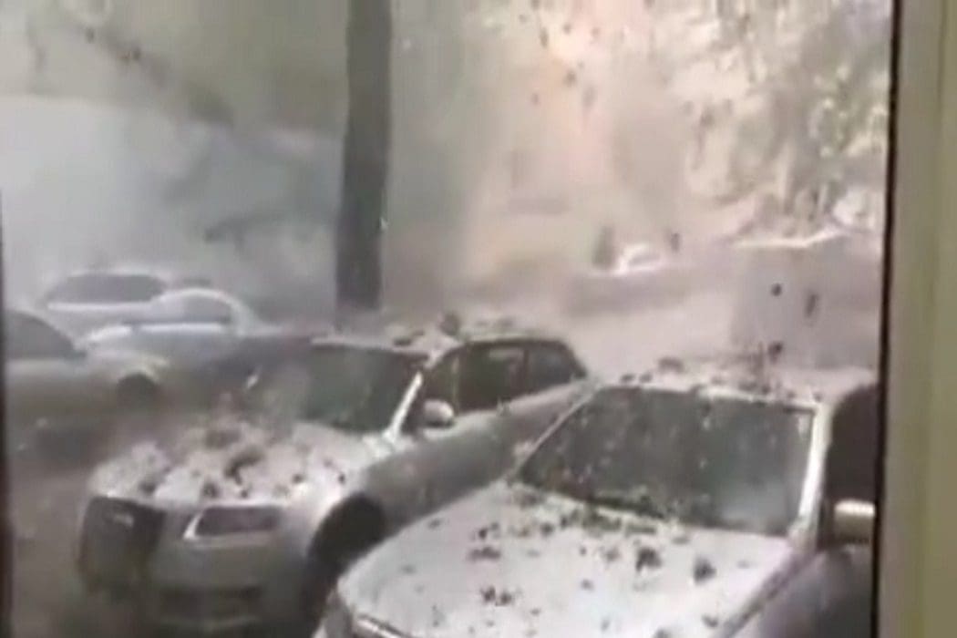 سقوط حجارة في فرنسا مضلل فتبينوا