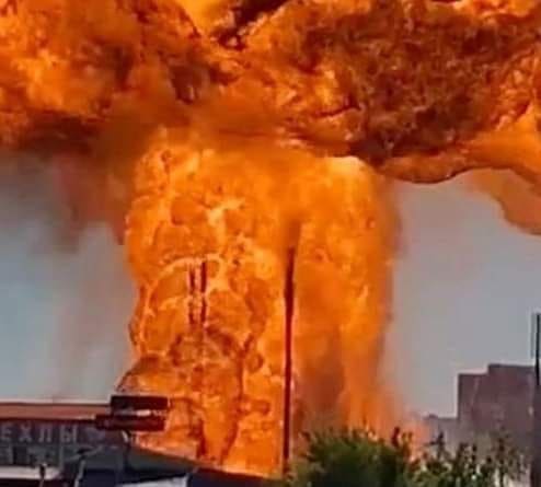 حريق محطة وقود في الجزائر